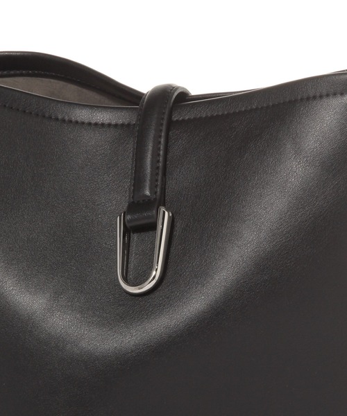 LEPSIM（レプシィム）の「メタルポイントバケツバッグ　645200（トートバッグ・レディース・アイボリー/ブラック・ONE SIZE）」の6枚目の写真