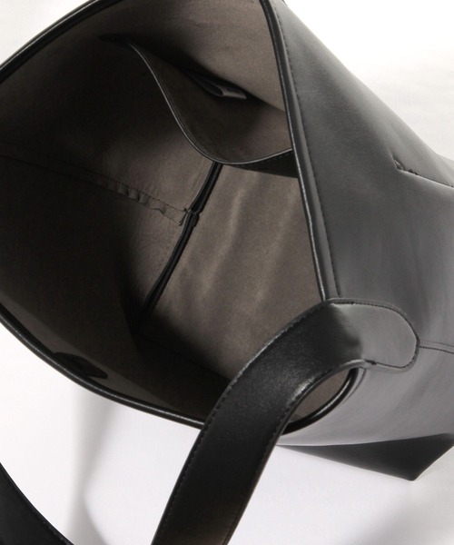 LEPSIM（レプシィム）の「メタルポイントバケツバッグ　645200（トートバッグ・レディース・アイボリー/ブラック・ONE SIZE）」の8枚目の写真