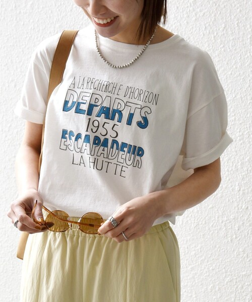 SHIPS any(シップス エニィ)の「【SHIPS any別注】La Hutte:〈洗濯機可能〉デザイン ロゴ プリント TEE 26SS(Tシャツ/カットソー・レディース・ブラウン/ホワイト系2/ホワイト系1/ピンク・ONE SIZE)」の2枚目の写真