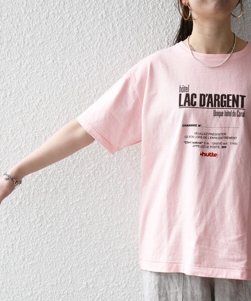 SHIPS any(シップス エニィ)の「【SHIPS any別注】La Hutte:〈洗濯機可能〉デザイン ロゴ プリント TEE 26SS(Tシャツ/カットソー・レディース・ブラウン/ホワイト系2/ホワイト系1/ピンク・ONE SIZE)」の5枚目の写真