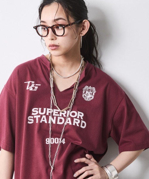 CHIC STYLE(シックスタイル)の「綿100%スリットネックプリントTシャツ<大きいサイズ有>シックスタイル(Tシャツ/カットソー・レディース・スミクロ/ボルドー・M/L/LL/3L/4L/5L)」の14枚目の写真