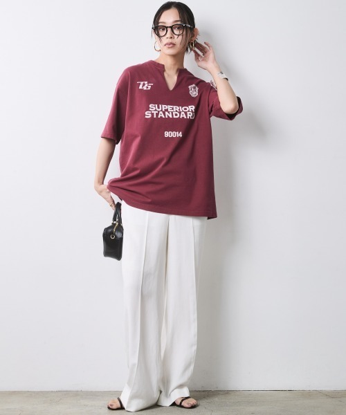 CHIC STYLE(シックスタイル)の「綿100%スリットネックプリントTシャツ<大きいサイズ有>シックスタイル(Tシャツ/カットソー・レディース・スミクロ/ボルドー・M/L/LL/3L/4L/5L)」の17枚目の写真