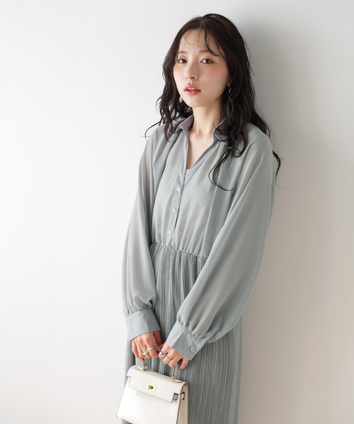 SUGAR BISKET(シュガービスケット)の「ジョーゼット プリーツ ドッキング ワンピース(ワンピース・レディース・ネイビー/ブラック/ライトグレー・フリー)」の4枚目の写真