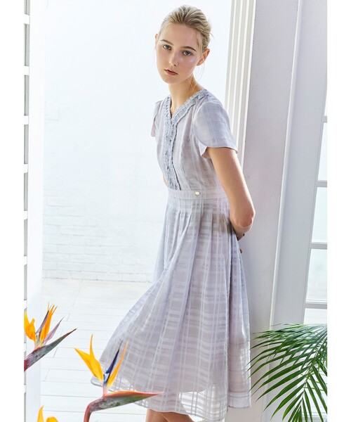 TOCCA（トッカ）の「FLOATING CHECK ドレス（ワンピース・レディース・ブラック系5/グレー系5・0/4/6/2）」の3枚目の写真