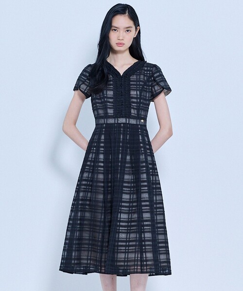TOCCA（トッカ）の「FLOATING CHECK ドレス（ワンピース・レディース・ブラック系5/グレー系5・0/4/6/2）」の5枚目の写真