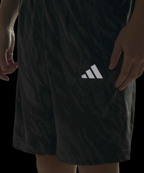 adidas(アディダス)の「アディダス adidas テック エッセンシャルズ クール タッチ レギュラーフィット カモ AOP 9インチ ショーツ(その他パンツ・メンズ・オリーブ/ブルー/ダークグレー・S/M/L/LL/3L)」の6枚目の写真