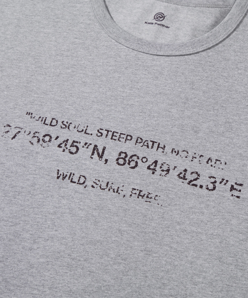 KALAPATTHAR（カラパタール）の「KP SIGNATURE GRAPHICS SHORT-SLEEVED T-SHIRT - MELANGE GREY（Tシャツ/カットソー・メンズ・その他・LARGE/X-LARGE/MEDIUM）」の7枚目の写真