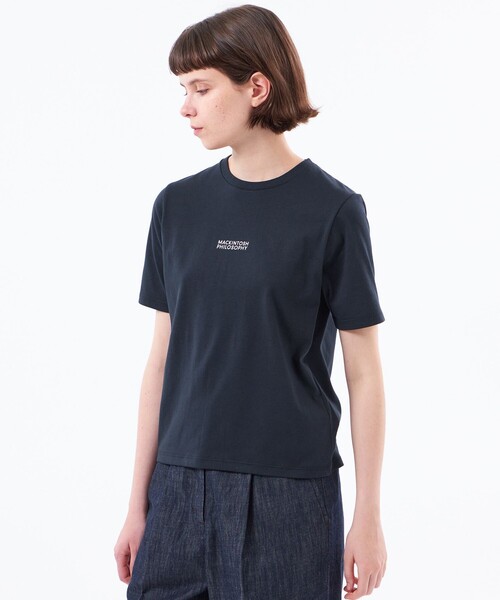 MACKINTOSH PHILOSOPHY(マッキントッシュ フィロソフィー)の「【WEB&一部店舗限定】ベーシックロゴT(Tシャツ/カットソー・レディース・オフホワイト/ブラック/ダークネイビー・38)」の3枚目の写真