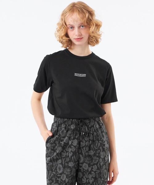 MACKINTOSH PHILOSOPHY(マッキントッシュ フィロソフィー)の「【WEB&一部店舗限定】ベーシックロゴT(Tシャツ/カットソー・レディース・オフホワイト/ブラック/ダークネイビー・38)」の2枚目の写真