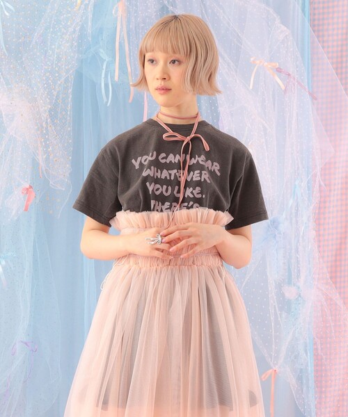 CAROLINA GLASER(カロリナ グレイサー)の「メッセージ Tシャツ 旅行 主役トップス 映え 大人ガーリー(Tシャツ/カットソー・レディース・ホワイト/ブラック・MEDIUM/SMALL)」の2枚目の写真