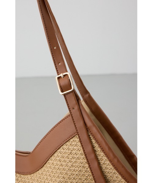 AZUL by moussy(アズールバイマウジー)の「フェイクレザーパイピング雑材トートバッグ(ショルダーバッグ・レディース・キャメル/ブラック・FREE)」の14枚目の写真