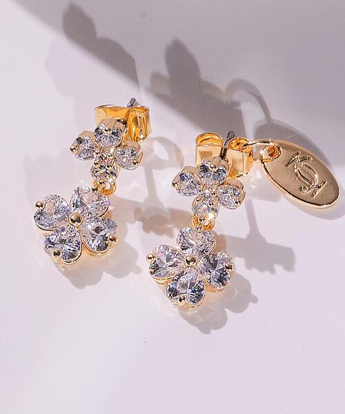 JILL by JILL STUART(ジルバイジルスチュアート)の「Cubicダブルクロバーピアス(ピアス(両耳用)・レディース・ゴールド/シルバー・FREE)」の1枚目の写真