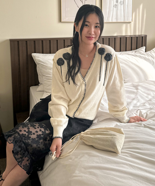 SINOON(シヌーン)の「Rose Drizzle Cardigan (Ivory)(カーディガン/ボレロ・レディース・アイボリー・FREE)」の1枚目の写真