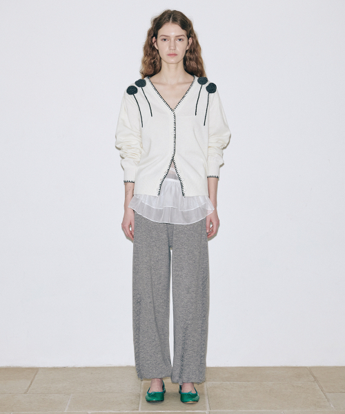 SINOON(シヌーン)の「Rose Drizzle Cardigan (Ivory)(カーディガン/ボレロ・レディース・アイボリー・FREE)」の3枚目の写真