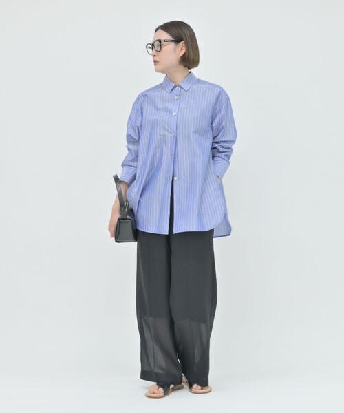 qualite(カリテ)の「ラメストライプシャツ 春服 夏服 オフィスカジュアル 羽織り きれいめ(シャツ/ブラウス・レディース・ブルー/オフホワイト・フリー)」の19枚目の写真