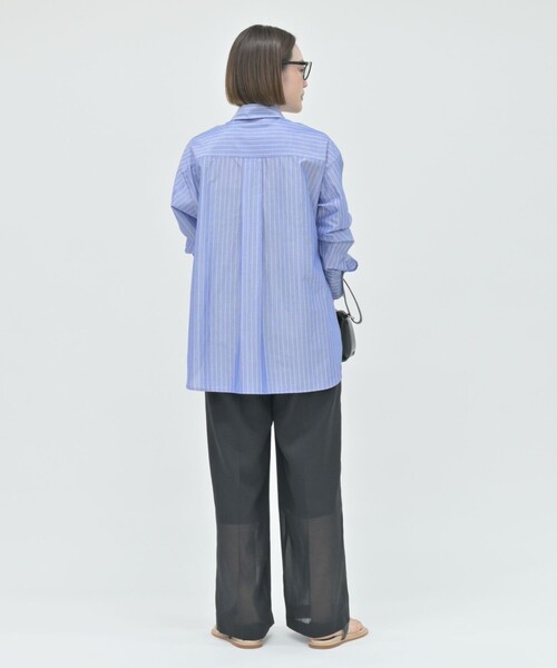 qualite(カリテ)の「ラメストライプシャツ 春服 夏服 オフィスカジュアル 羽織り きれいめ(シャツ/ブラウス・レディース・ブルー/オフホワイト・フリー)」の20枚目の写真