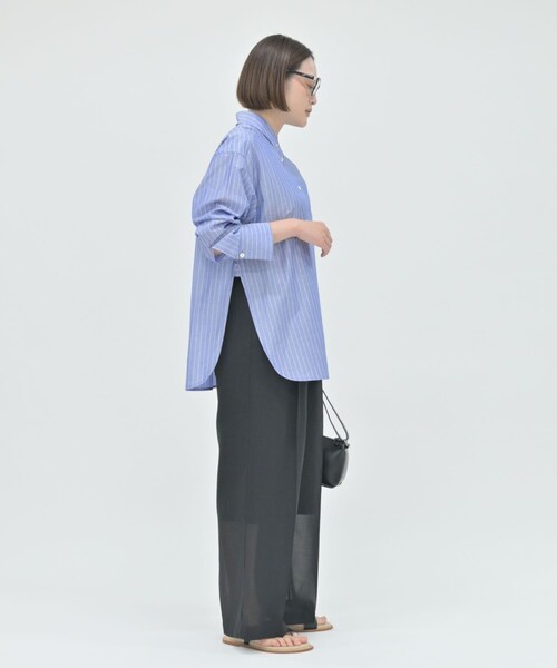 qualite(カリテ)の「ラメストライプシャツ 春服 夏服 オフィスカジュアル 羽織り きれいめ(シャツ/ブラウス・レディース・ブルー/オフホワイト・フリー)」の21枚目の写真