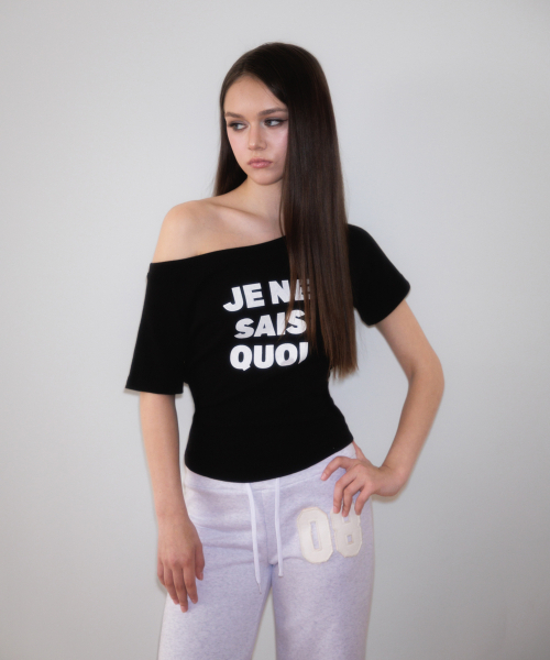 ROSEFRANTZ（ロゼフランツ）の「Minimal French Lettering T-shirt [Black]（Tシャツ/カットソー・レディース・ブラック・OS）」の4枚目の写真