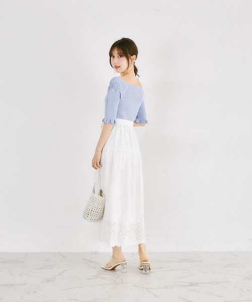 tocco closet(トッコ クローゼット)の「ビジュー×フラワー刺繍リブニットプルオーバー(ニット/セーター・レディース・オフホワイト/ライトブルー/ピンク・M)」の12枚目の写真