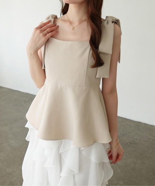 SOELA(ソエラ)の「【INGNI SOELA】ショルダーリボンペプラムブラウス/WEB限定(シャツ/ブラウス・レディース・アイボリー/ブラック・FREE)」の3枚目の写真