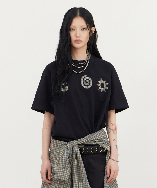 TONY LAWRENCE(トニーローレンス)の「アプリケ刺繍半袖Tシャツブラック(Tシャツ/カットソー・メンズ・その他・1/2)」の1枚目の写真