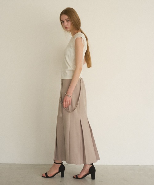 MIELI INVARIANT（ミエリインヴァリアント）の「Box Tuck Suspend Skirt（スカート・レディース・ベージュ/ブラック・MEDIUM/SMALL）」の20枚目の写真
