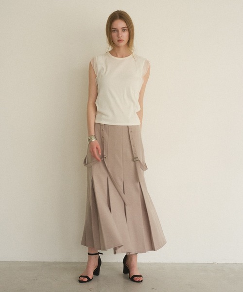 MIELI INVARIANT（ミエリインヴァリアント）の「Box Tuck Suspend Skirt（スカート・レディース・ベージュ/ブラック・MEDIUM/SMALL）」の19枚目の写真