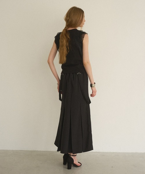 MIELI INVARIANT（ミエリインヴァリアント）の「Box Tuck Suspend Skirt（スカート・レディース・ベージュ/ブラック・MEDIUM/SMALL）」の10枚目の写真