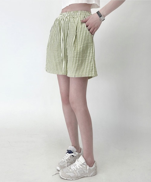 DAY CLOSET(デイ クローゼット)の「【くしゅっと涼し気シボ加工/ゴム&紐調節可】ストライプ柄 ルーム ショートパンツ レディース(ルームウェア/パジャマ・レディース・グリーン/カーキ/ブルー/レッド/ブラウン/ブラック・M/L)」の14枚目の写真
