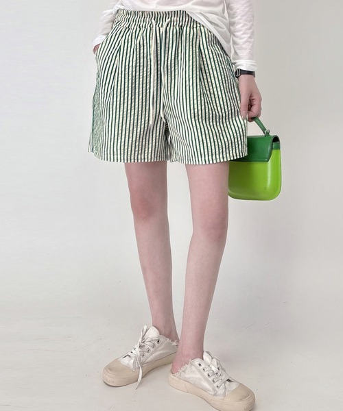 DAY CLOSET(デイ クローゼット)の「【くしゅっと涼し気シボ加工/ゴム&紐調節可】ストライプ柄 ルーム ショートパンツ レディース(ルームウェア/パジャマ・レディース・グリーン/カーキ/ブルー/レッド/ブラウン/ブラック・M/L)」の17枚目の写真