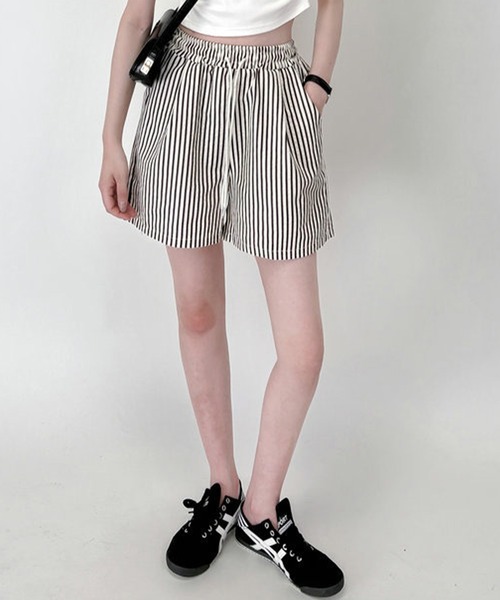 DAY CLOSET(デイ クローゼット)の「【くしゅっと涼し気シボ加工/ゴム&紐調節可】ストライプ柄 ルーム ショートパンツ レディース(ルームウェア/パジャマ・レディース・グリーン/カーキ/ブルー/レッド/ブラウン/ブラック・M/L)」の9枚目の写真