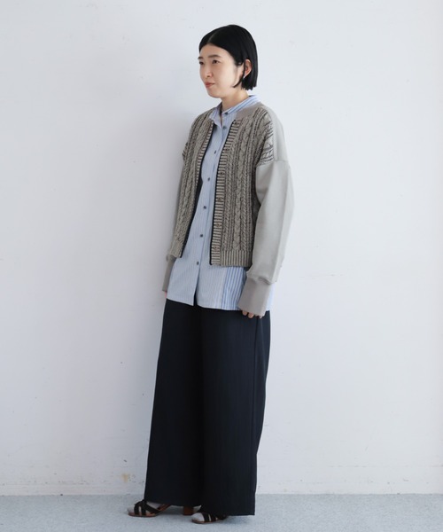 NOMBRE IMPAIR(ノンブルアンペール)の「【予約】ケーブル×裏毛コンビ ショートカーディガン(カーディガン/ボレロ・レディース・ベージュ/グレー・FREE)」の4枚目の写真
