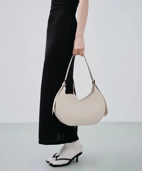 GASTON LUGA(ガストンルーガ)の「GASTON LUGA/ガストンルーガ/Mila Bag(ショルダーバッグ・レディース・ブラウン/ブラック/クリーム・F)」の16枚目の写真