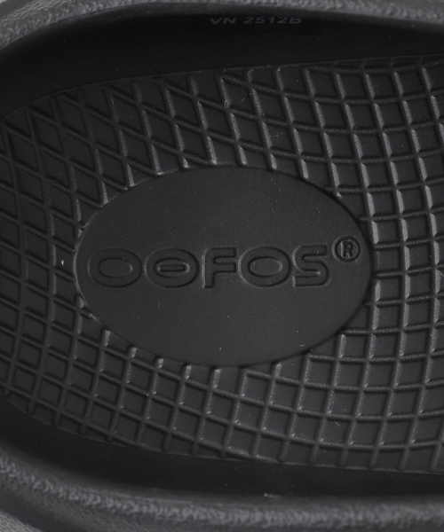 OOFOS(ウーフォス)の「【OOFOS/ウーフォス】OOriginal+(サンダル・レディース・ブラック/ライトグレー・23cm/25cm/24cm)」の20枚目の写真