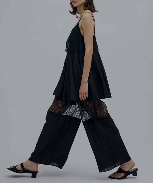 Ameri(アメリ)の「MEDI WIDE LACE CAMI ROMPERS(つなぎ/オールインワン・レディース・ブラック/アイボリー/カーキ・SMALL/X-SMALL/MEDIUM)」の16枚目の写真