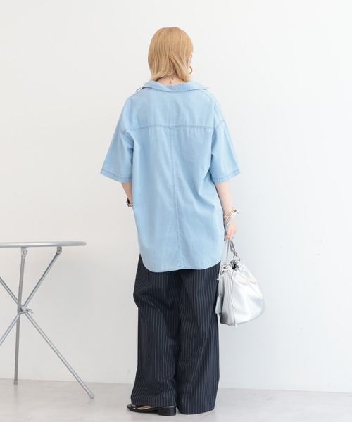 AMERICAN HOLIC(アメリカンホリック)の「Wポケット半袖デニムシャツ(シャツ/ブラウス・レディース・インディゴブルー/ライトインディゴブルー・L/M)」の4枚目の写真