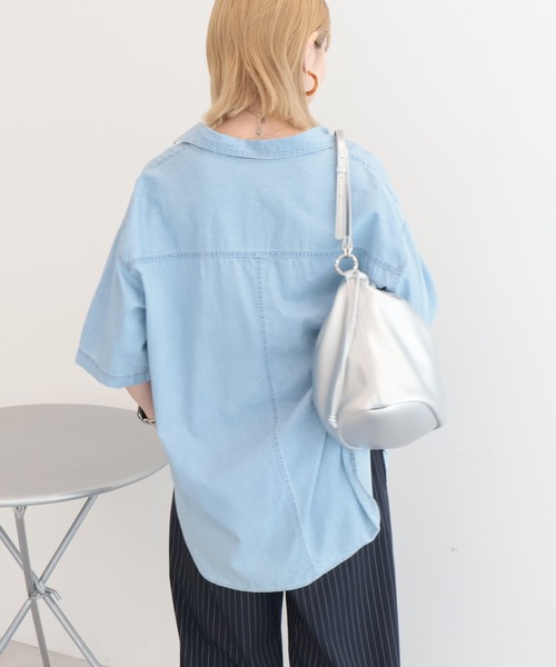 AMERICAN HOLIC(アメリカンホリック)の「Wポケット半袖デニムシャツ(シャツ/ブラウス・レディース・インディゴブルー/ライトインディゴブルー・L/M)」の7枚目の写真