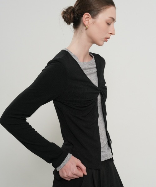 GENERAL IDEA(ジェネラルアイデア)の「GENERAL IDEA/ジェネラルアイディア LAYERED TWIST T-SHIRTS レイヤードツイスト長袖Tシャツ ドッキング 重ね着風 レディース 秋 秋服 2026年秋冬(Tシャツ/カットソー・レディース・チャコール/ブラック・S/M/XL/L)」の4枚目の写真