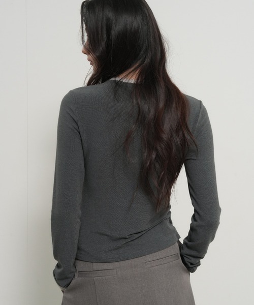 GENERAL IDEA(ジェネラルアイデア)の「GENERAL IDEA/ジェネラルアイディア LAYERED TWIST T-SHIRTS レイヤードツイスト長袖Tシャツ ドッキング 重ね着風 レディース 秋 秋服 2026年秋冬(Tシャツ/カットソー・レディース・チャコール/ブラック・S/M/XL/L)」の20枚目の写真