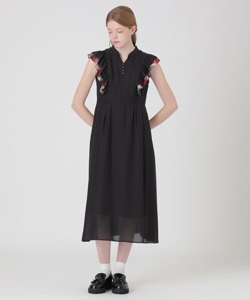 BLUE LABEL CRESTBRIDGE(ブルーレーベルクレストブリッジ)の「パーシャルチェックフリルスリーブドレス(ワンピース・レディース・ベージュ系その他4/ブラック・36/40/38)」の1枚目の写真