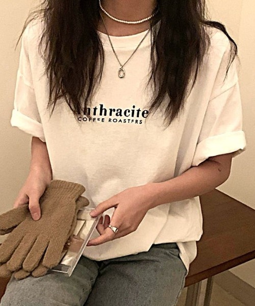 Lips(リップス)の「シンプルなロゴデザインでこなれ感を演出!ゆったりシルエットが魅力のロゴプリントビッグTシャツ(Tシャツ/カットソー・レディース・ホワイト/グレー/ブルー・FREE)」の2枚目の写真