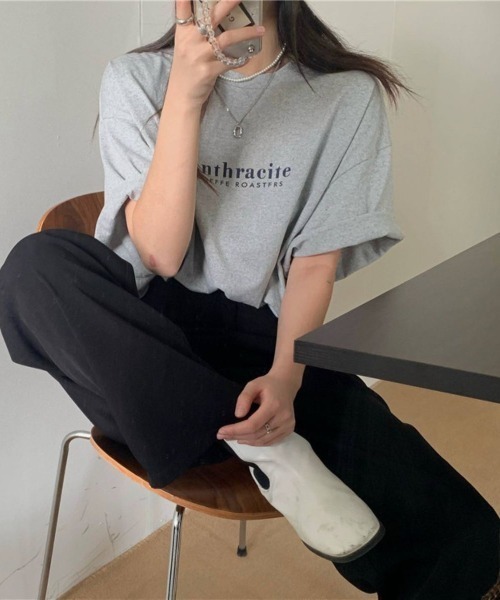 Lips(リップス)の「シンプルなロゴデザインでこなれ感を演出!ゆったりシルエットが魅力のロゴプリントビッグTシャツ(Tシャツ/カットソー・レディース・ホワイト/グレー/ブルー・FREE)」の7枚目の写真
