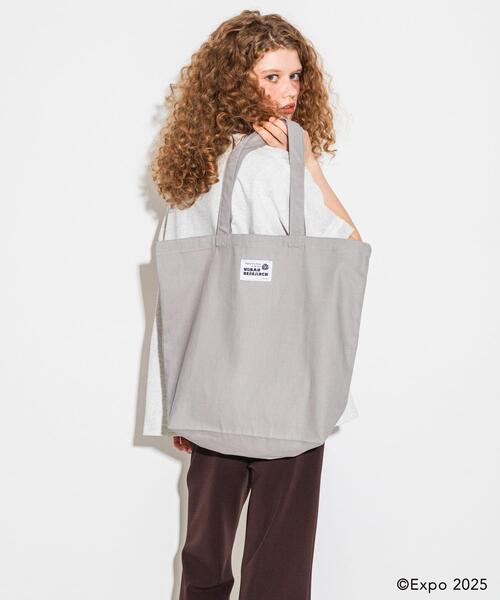 Collaboration URBAN RESEARCH(コラボレーションアーバンリサーチ)の「EXPO2025 TOTE BAG(トートバッグ・レディース・レッド/ブラック/ホワイト/ブルー/グレー・ONE)」の14枚目の写真
