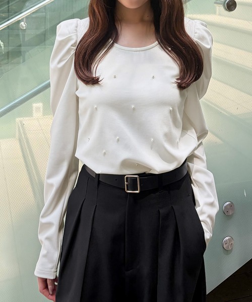 junoah(ジュノア)の「パールパワショルカットソー(Tシャツ/カットソー・レディース・ブラック/ネイビー/ホワイト・MEDIUM/SMALL/LARGE)」の2枚目の写真