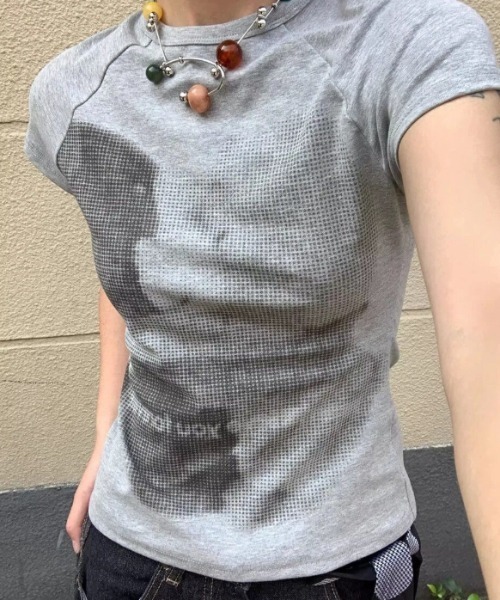 Vipoa(ヴィポア)の「vintage like short T-shirt(Tシャツ/カットソー・レディース・グレー/ホワイト・FREE)」の1枚目の写真