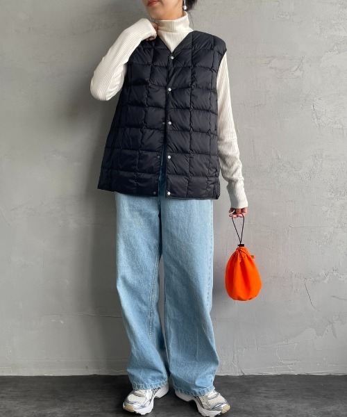 TAION（タイオン）の「【WEB先行予約】[TAION/タイオン] Vネック インナーダウンベスト(WEB限定)（ダウンベスト・レディース・レオパード/オリーブ/ライトグレー/ブラック/カーキ・L/XL/M）」の6枚目の写真