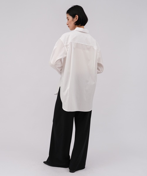 evernavy(エバーネイビー)の「【PREMIUM EASY CARE】オーバーサイズシャツ(シャツ/ブラウス・レディース・ホワイト/ライトブルー/サックスブルー・M)」の8枚目の写真
