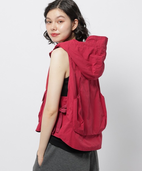 niko and...(ニコアンド)の「BOYSシルエットフードベスト(ベスト・レディース・カーキ/ネイビー/レッド・MEDIUM/LARGE)」の3枚目の写真