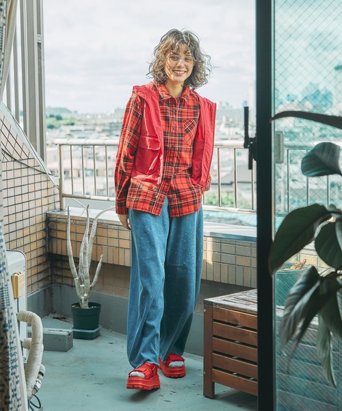 niko and...(ニコアンド)の「BOYSシルエットフードベスト(ベスト・レディース・カーキ/ネイビー/レッド・MEDIUM/LARGE)」の5枚目の写真