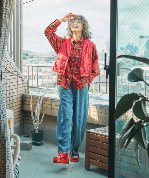 niko and...(ニコアンド)の「BOYSシルエットフードベスト(ベスト・レディース・カーキ/ネイビー/レッド・MEDIUM/LARGE)」の7枚目の写真